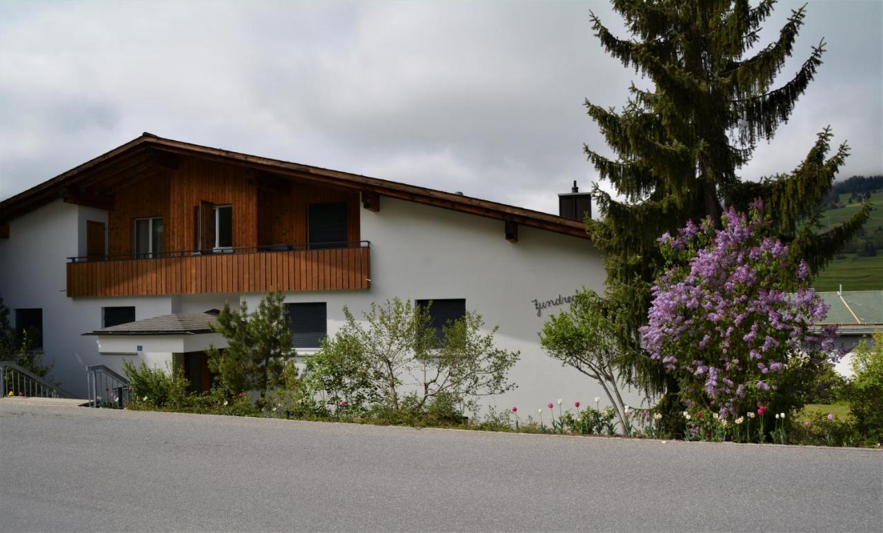 Apartmán Tgesa Zundregn Savognin Exteriér fotografie
